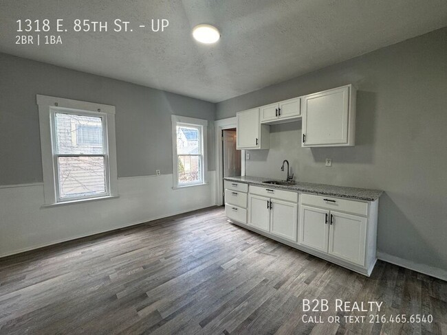 Building Photo - 1318 E 85th St