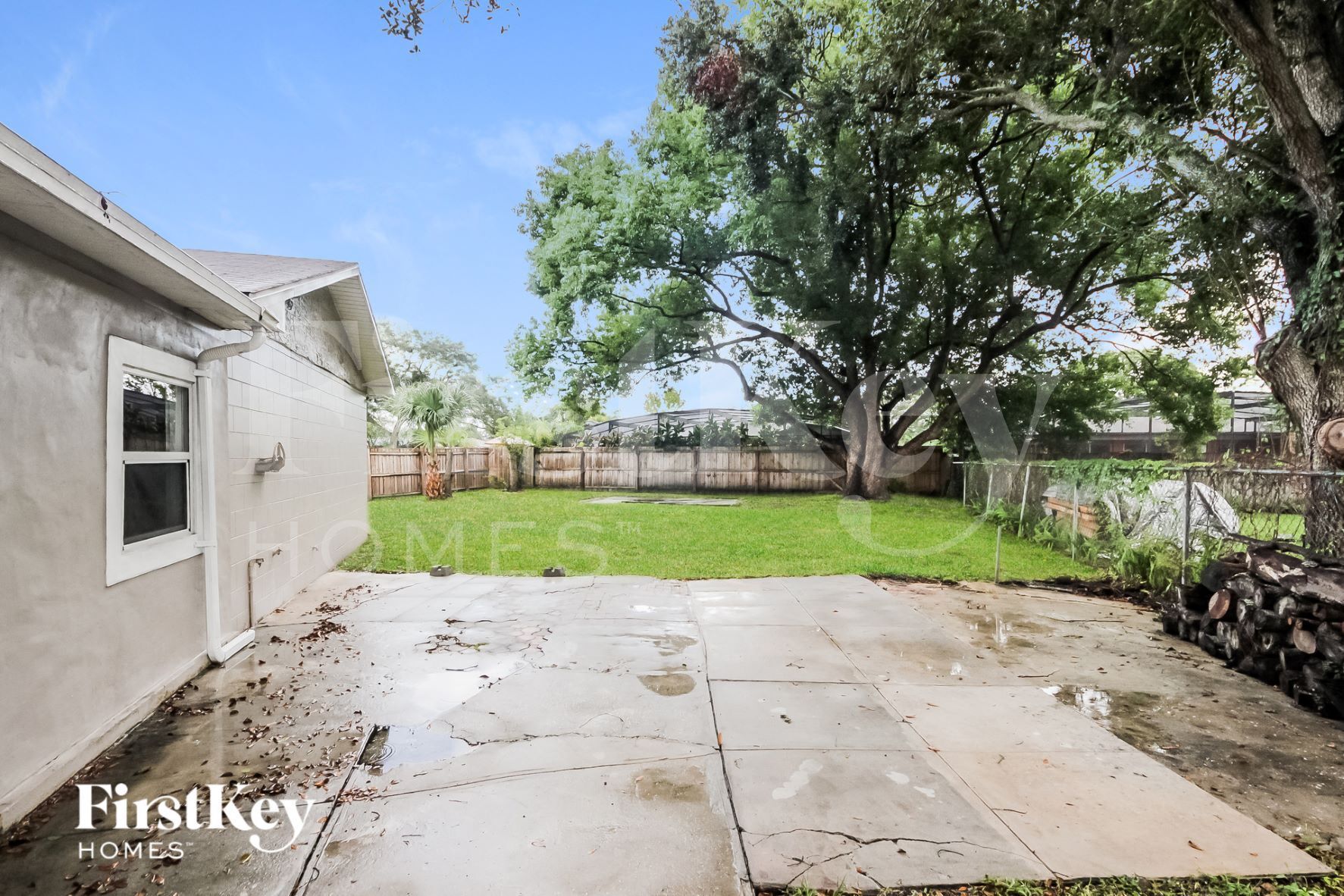 Building Photo - 2390 Meadow Ln