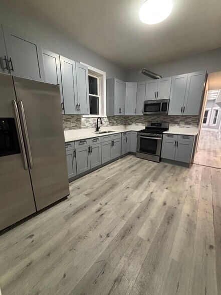 Kitchen - 3130 W Arthington St