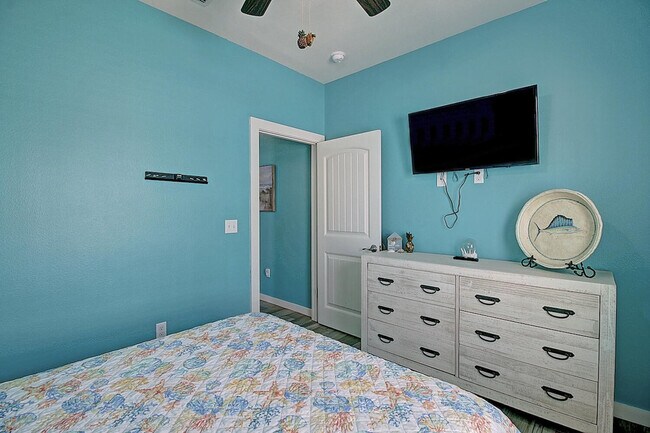 Building Photo - 1617 S Station St