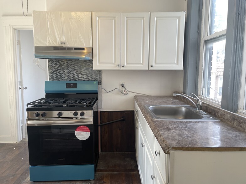 KITCHEN - 1815 Bergenline Ave