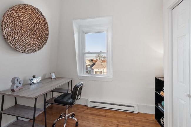 Building Photo - 54 Bonair St