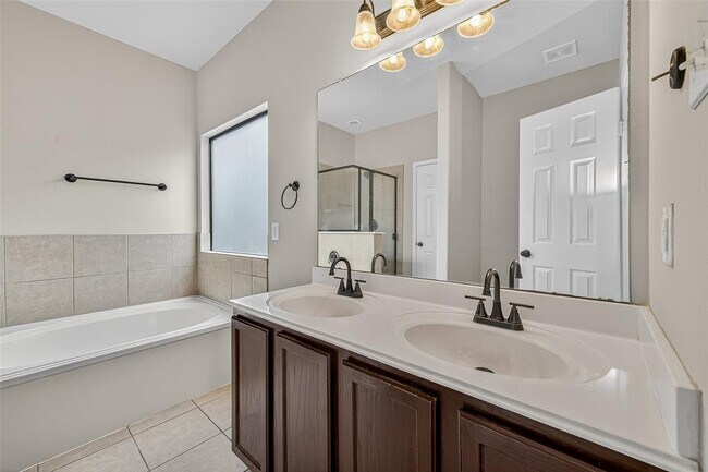 Building Photo - 2419 Grey Reef Dr