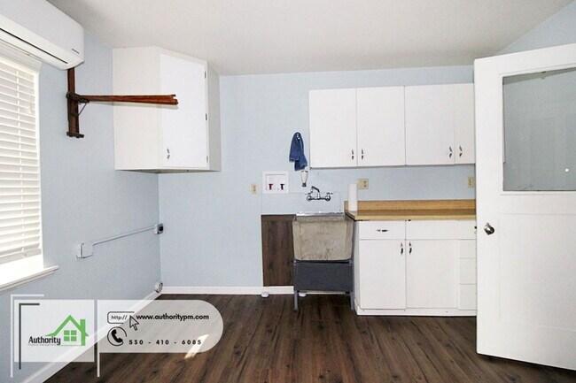 Building Photo - 9021 Placer Rd