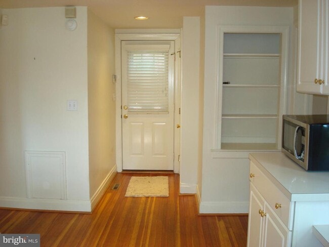 Building Photo - 605 Norway Rd