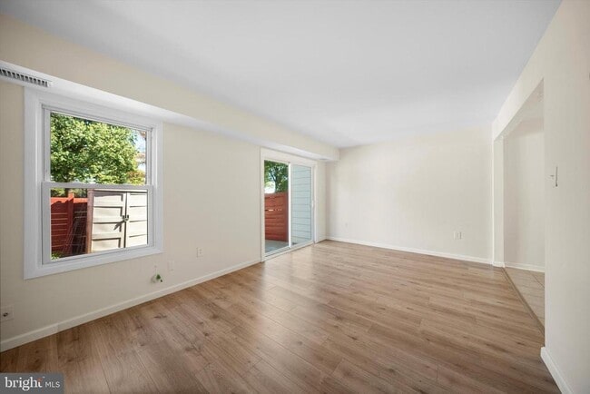 Building Photo - 14797 Tamarack Pl