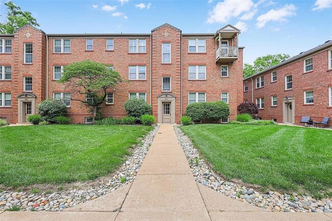 Primary Photo - 817 Westwood Dr