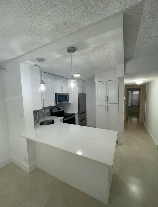 Primary Photo - 205 Foxtail Dr