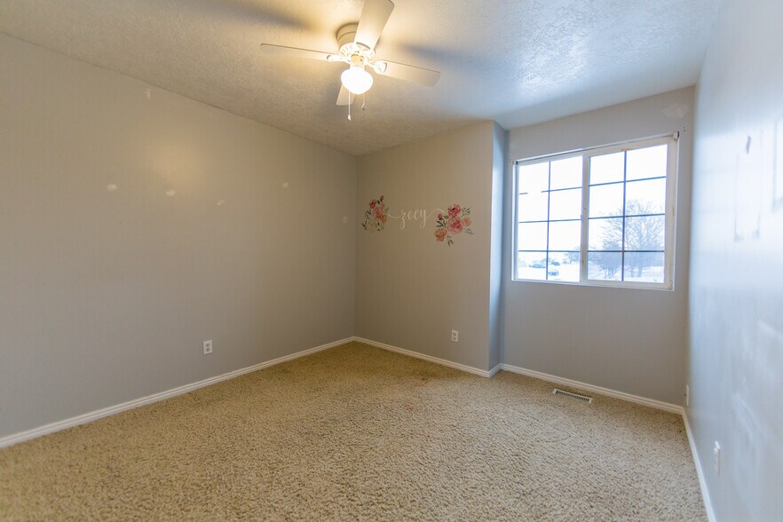 Building Photo - 1038 N 2525 W