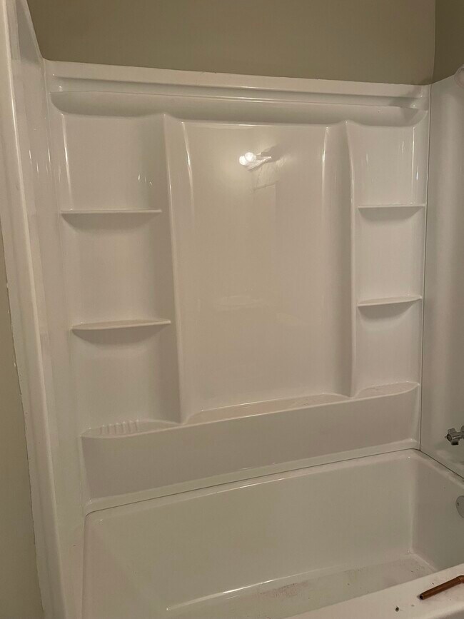 New tub/shower - 106 Henry St