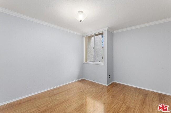 Building Photo - 5325 Newcastle Ave