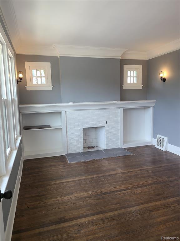 Building Photo - 578 Manistique St