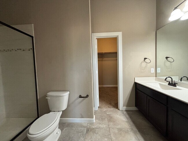 Building Photo - Luxury 3 Bed-2 Bath Duplex in NBTX!