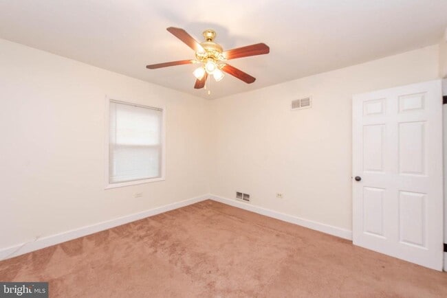 Building Photo - 919 Carroll Ave