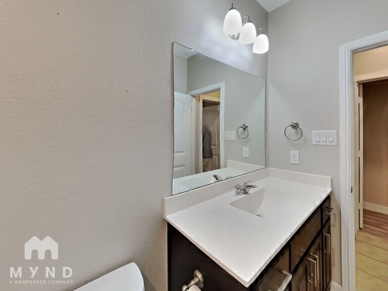 Building Photo - 1016 Blooming Prairie Trail