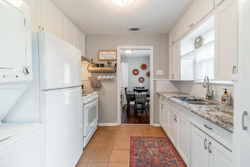 Building Photo - 1201 W Alan Ave