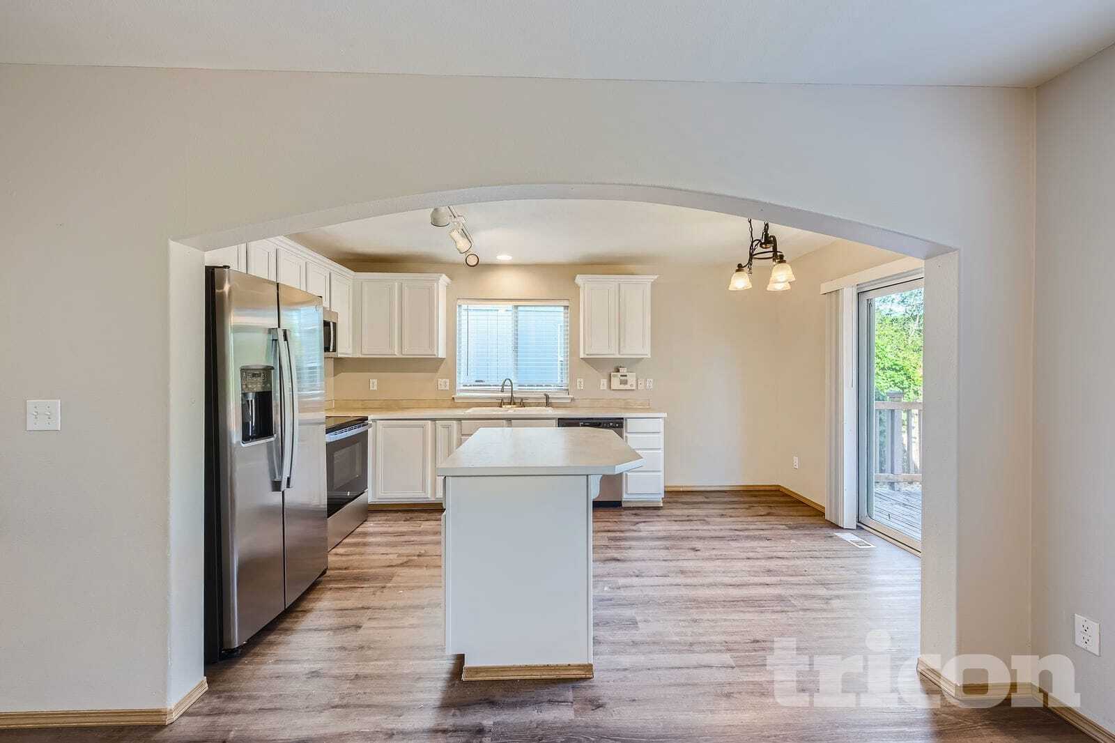 Building Photo - 2820 187th St E