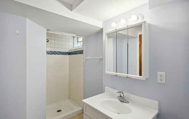 Building Photo - 1530 Snyder Rd