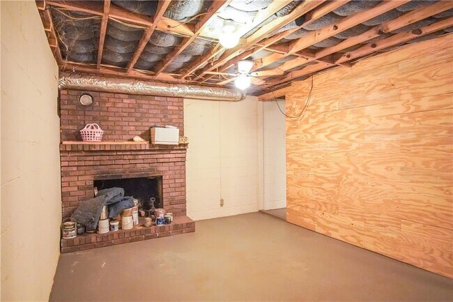 Building Photo - 2173 Holly Ct
