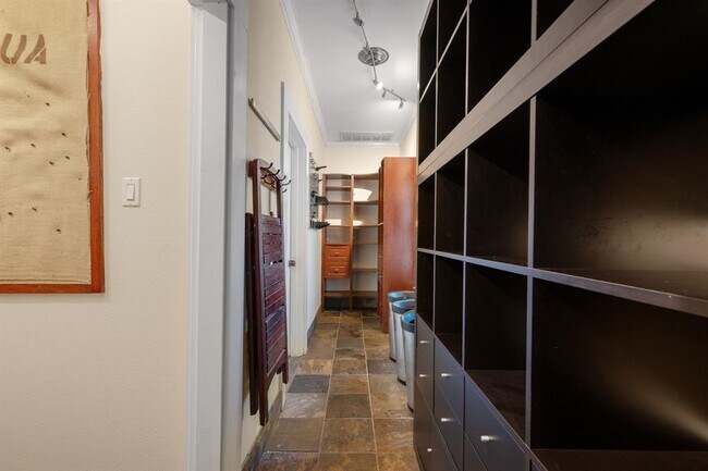 Building Photo - 158 Uriah Dr