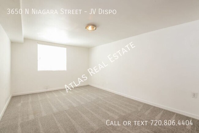 Building Photo - Desirable 4 bed /2 bath home in the middle...