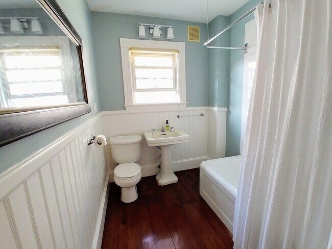 Building Photo - 78 N Beacon St