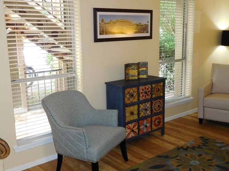 Living Area - Barranca Square Apartments