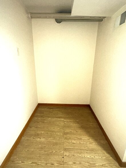 Building Photo - 1328 W Melrose St