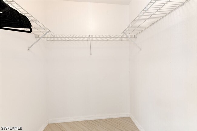 Building Photo - 12081 Summergate Cir
