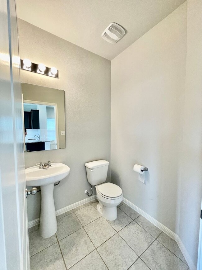 Building Photo - Beautiful Home in a Fantastic Community! Reduced Deposit!