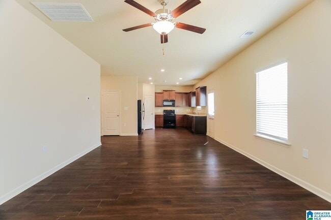 Building Photo - 275 Smith Glen Dr
