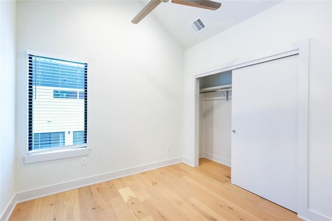 Building Photo - 1118 Walton Ln