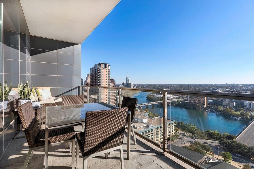 Building Photo - 210 Lavaca St