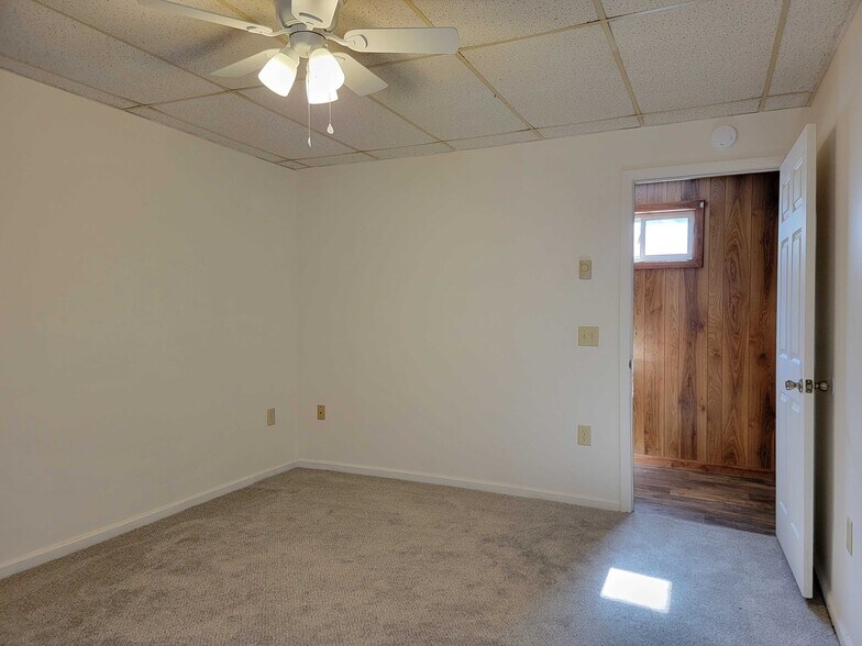 Building Photo - 84 Gross St