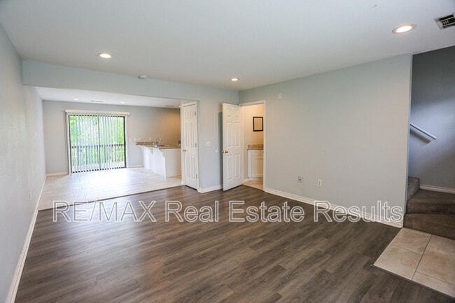Building Photo - 602 Camellia Dr
