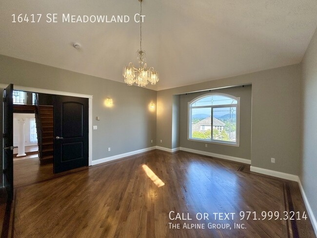 Building Photo - 16417 SE Meadowland Ct
