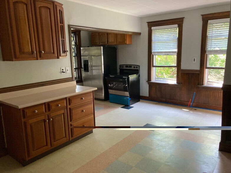 Building Photo - 23 Freeland St