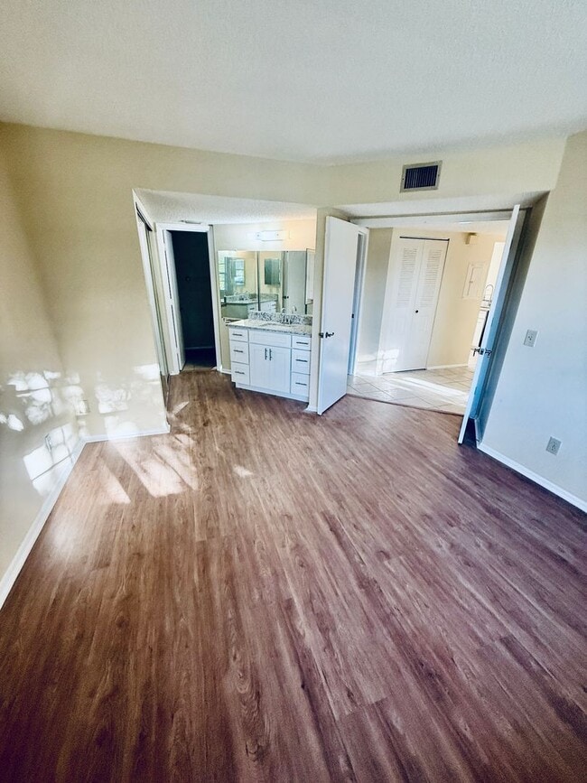 Building Photo - 2BR/2BA CONDO IN PALM BAY