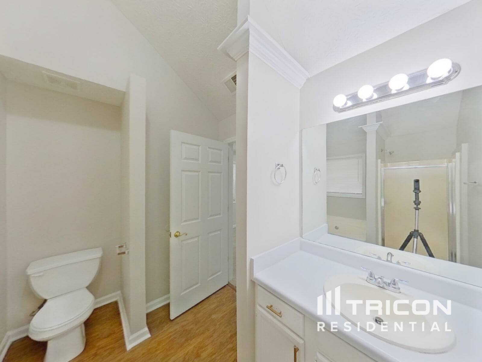 Building Photo - 408 Crested View Dr