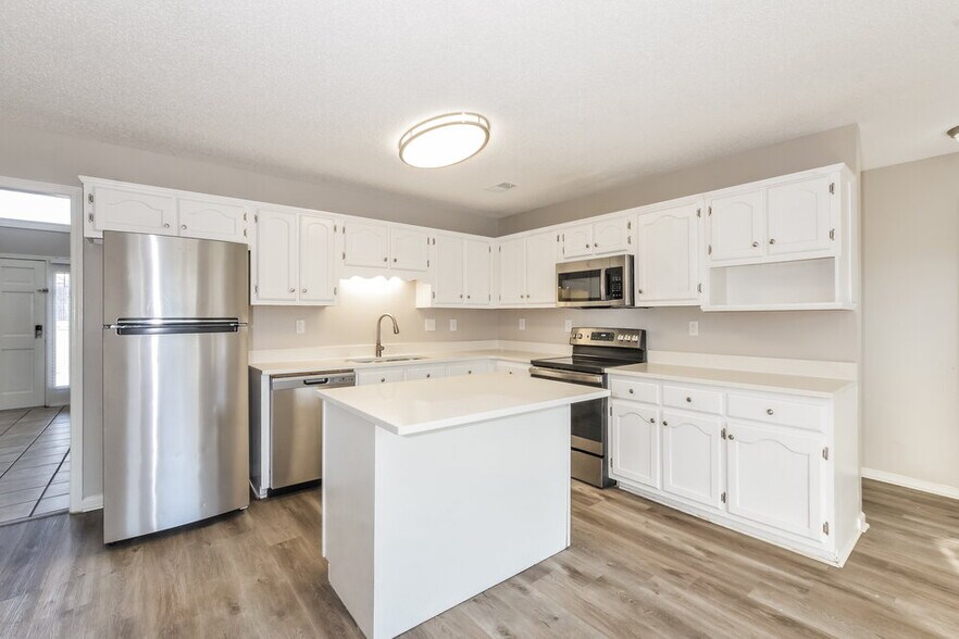 Building Photo - 8959 Raspberry Ln