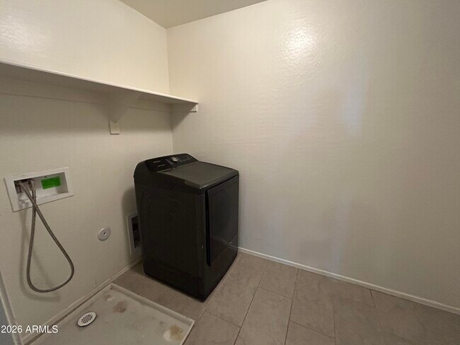 Building Photo - 17922 W Tina Ln