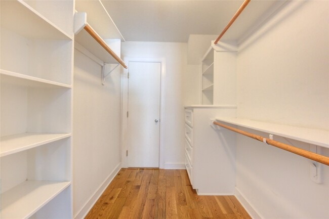 Building Photo - 650 Westcross St