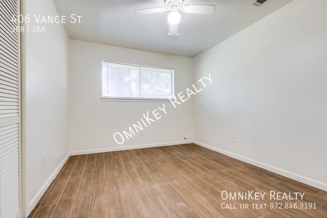 Building Photo - 406 Vance St