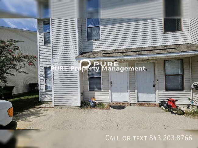 Primary Photo - 2 Bedroom Townhouse!!!