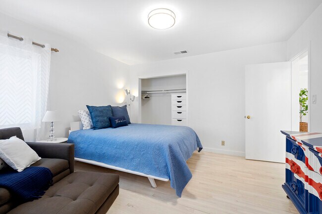 Blue Bedroom - 4557 Don Milagro Dr