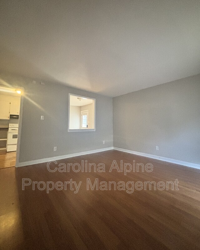 Building Photo - 8523 Stonehurst Dr