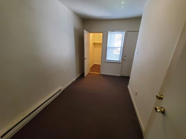 Building Photo - 617 W Turner St
