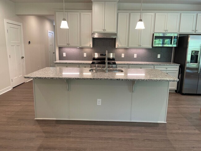 Building Photo - 2116 Sounders Ln NE