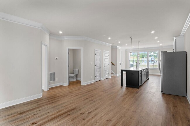 Building Photo - 2231 Leeham St