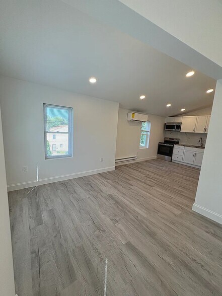 Building Photo - 125 Sibley Ave